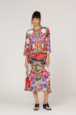 TUSSIE MUSSIE MULTI FLOWERS- BONNIE TOP
